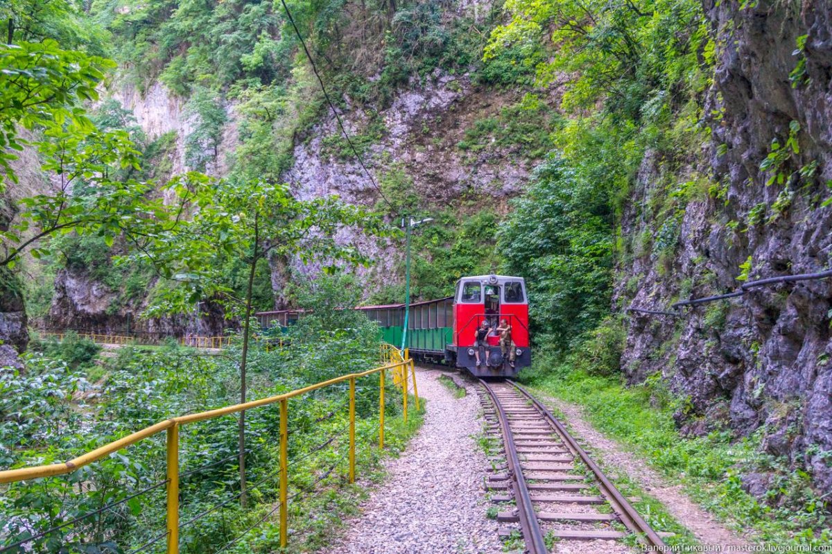 Паровозик Гуамка ущелье