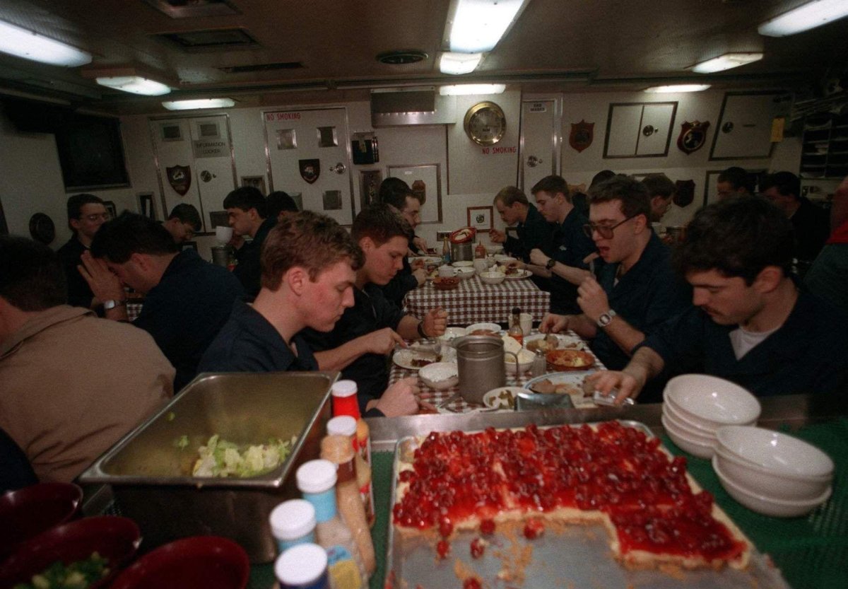 Обед на подводной лодке