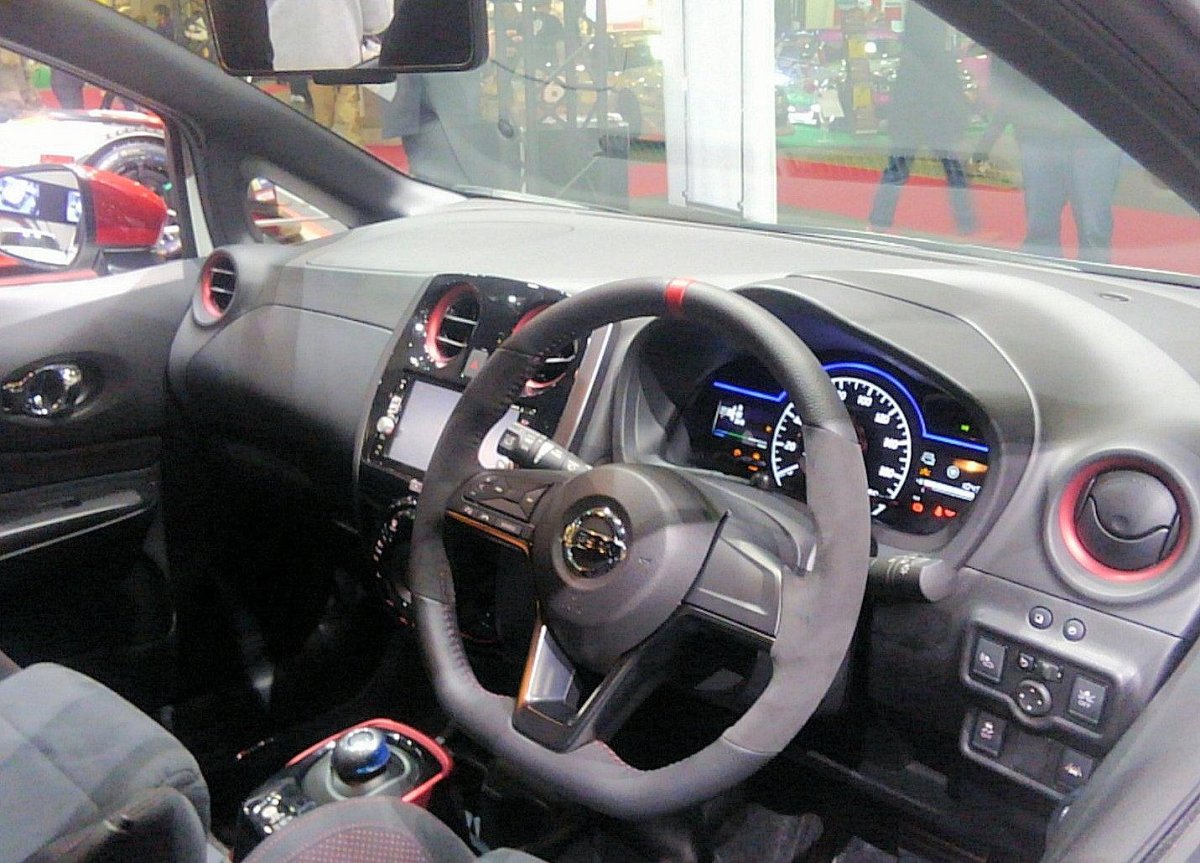 Nissan Note e-Power салон