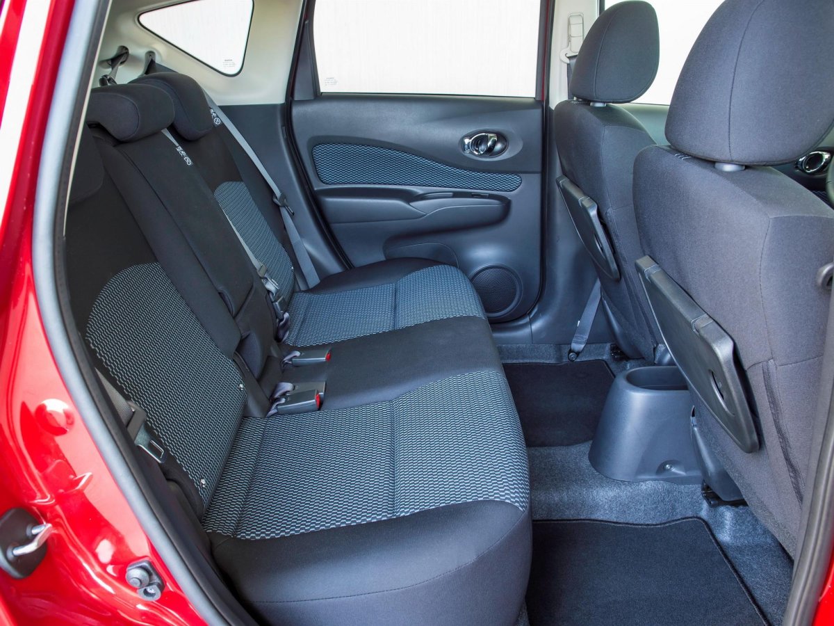 Ниссан ноут е11 салон