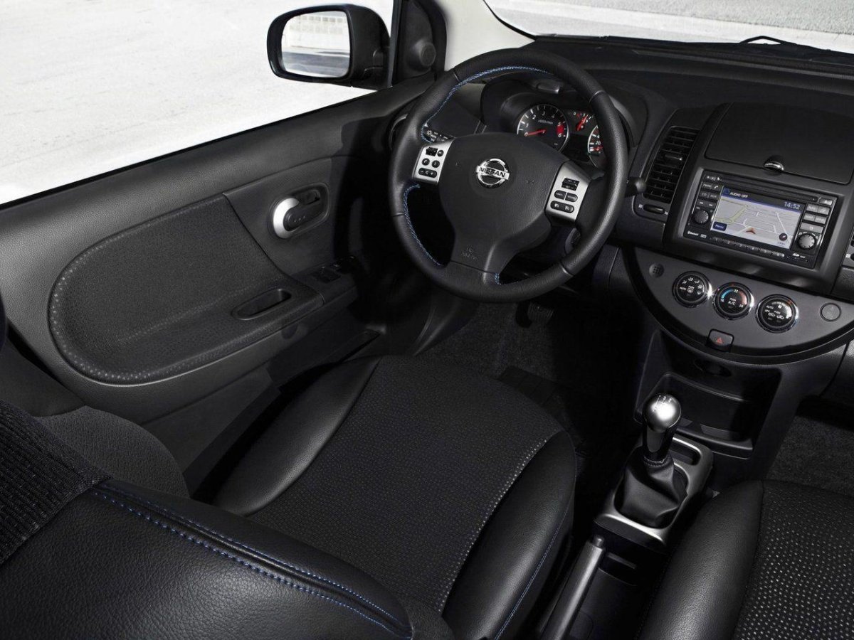 Nissan Note e11 салон