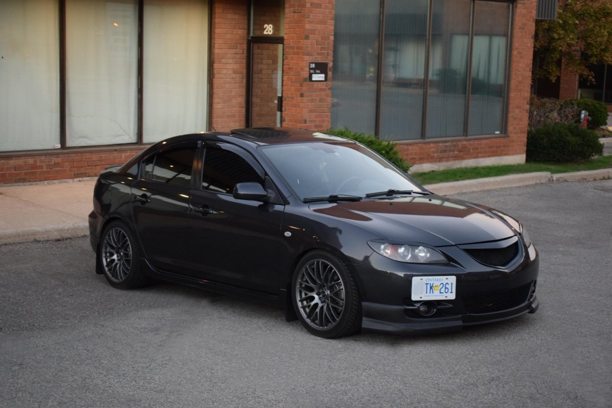 Mazda 3 BK седан на дисках