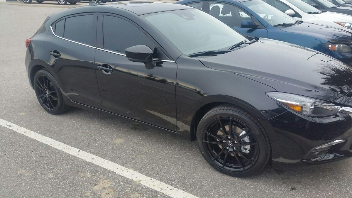 Черные диски Mazda 3 BM