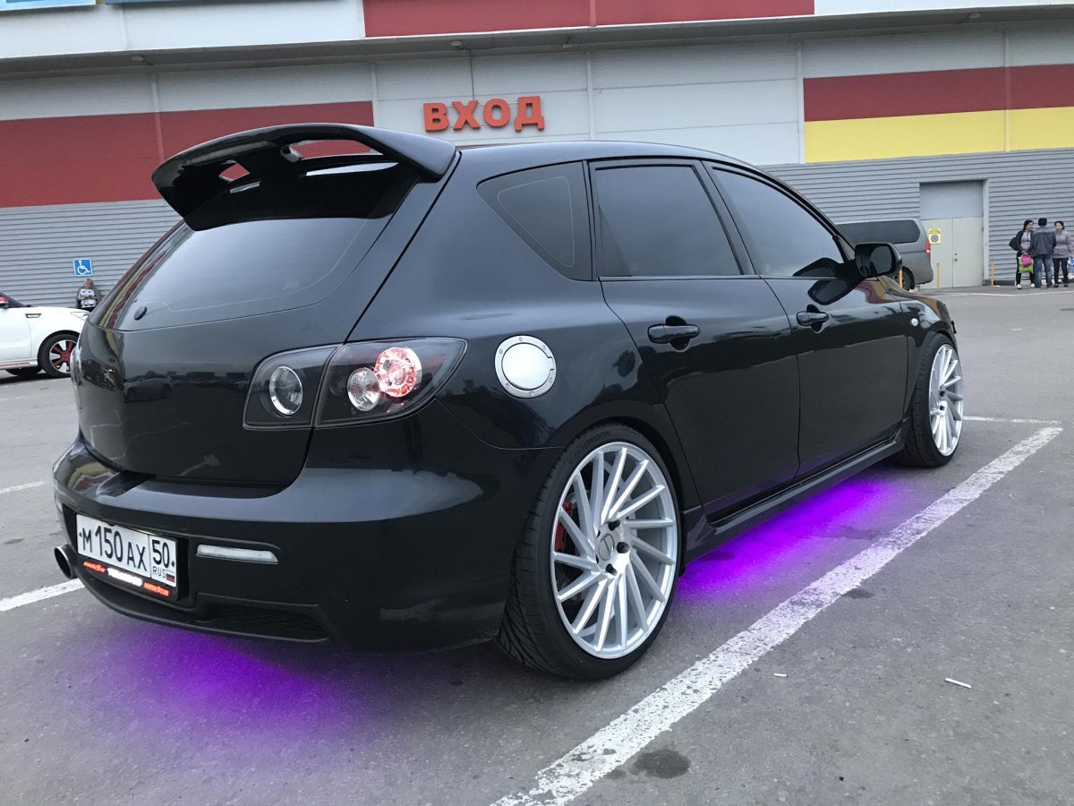 Мазда 3 r19