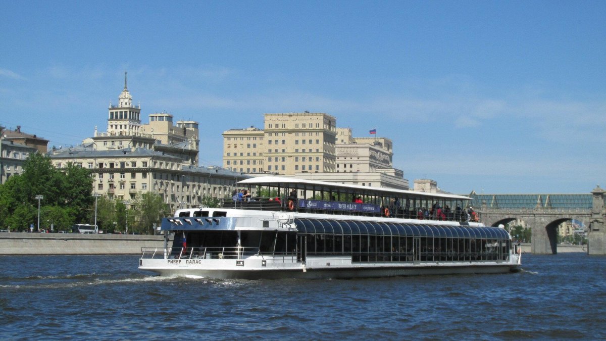 Яхта Ривер Палас Москва