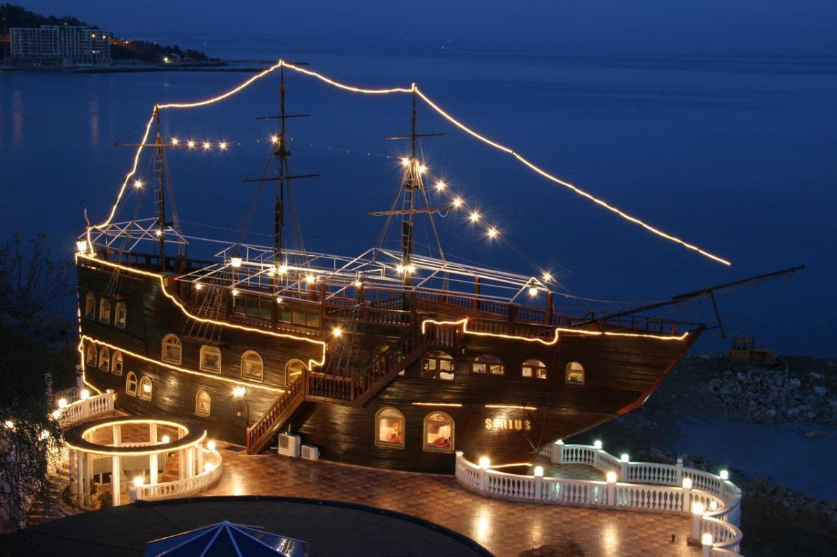 Корабль ресторан Варна