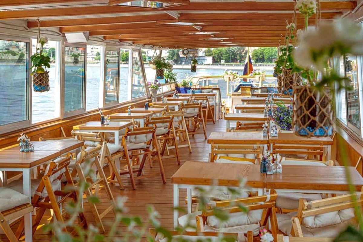 Волна Морис Москва теплоход