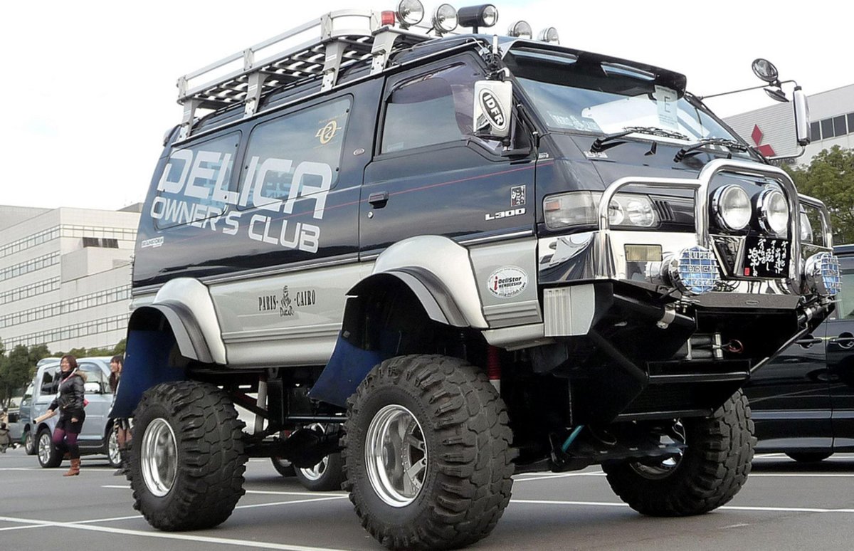 Mitsubishi Delica l300