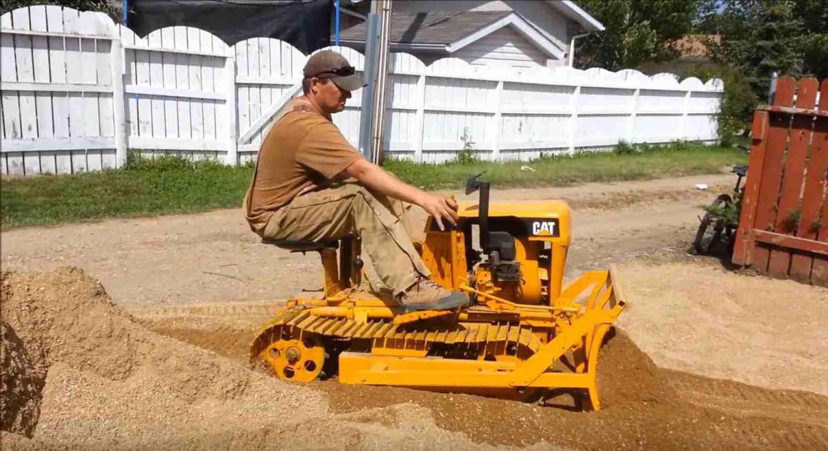 Cat Mini Dozer