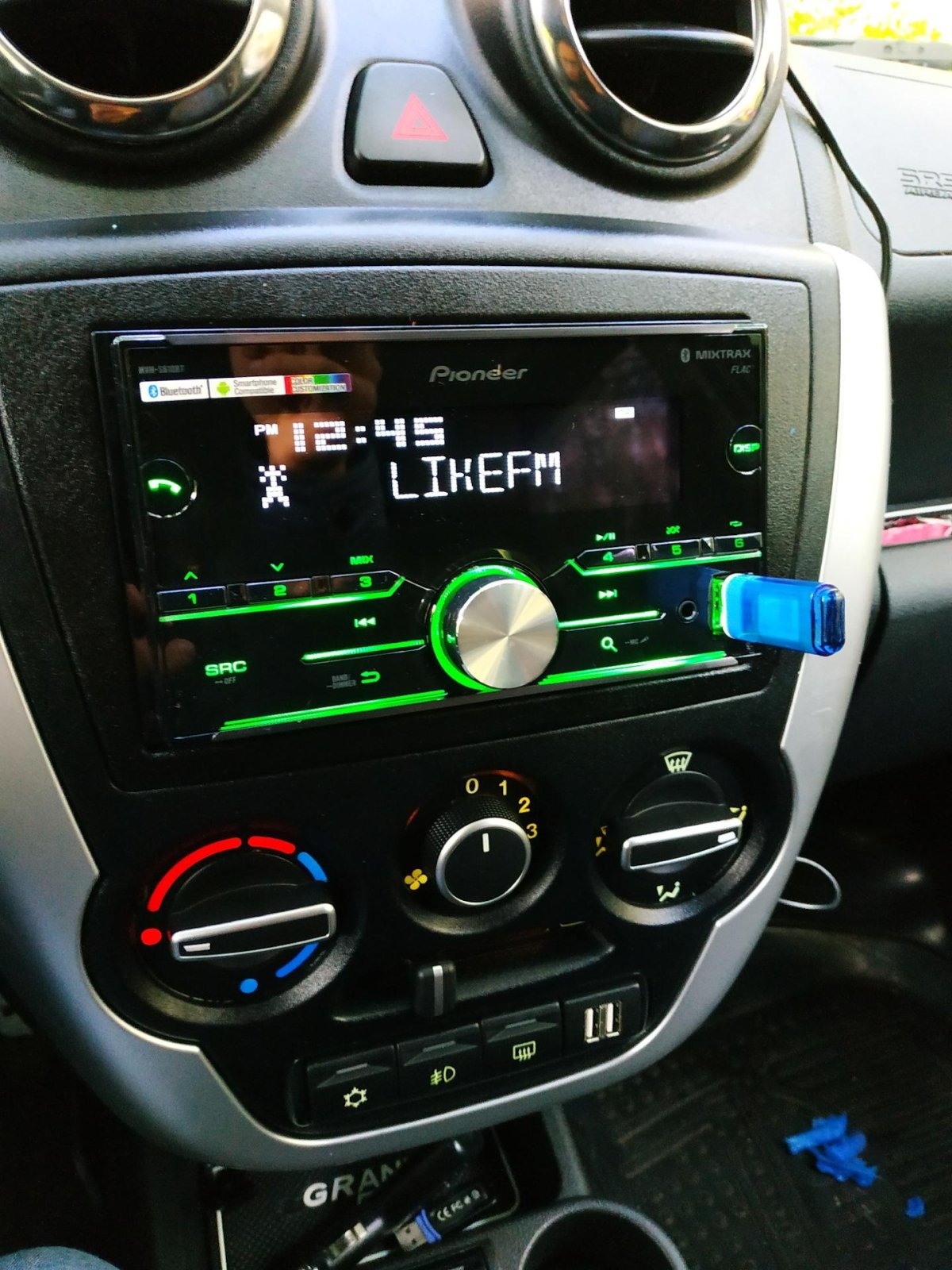 Штатная 2 Дин магнитола Лада Гранта