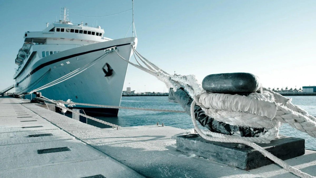 Кнехт на корабле