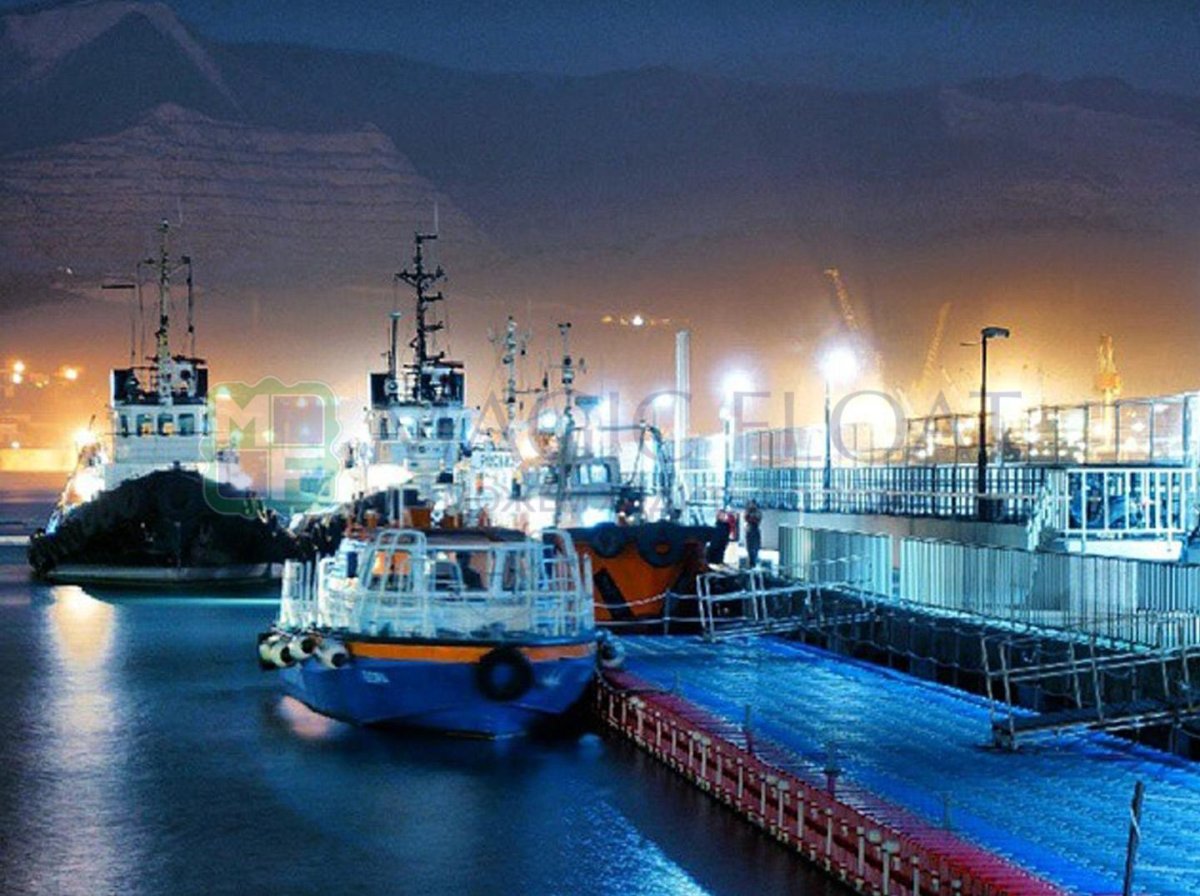 Пристань с кораблями