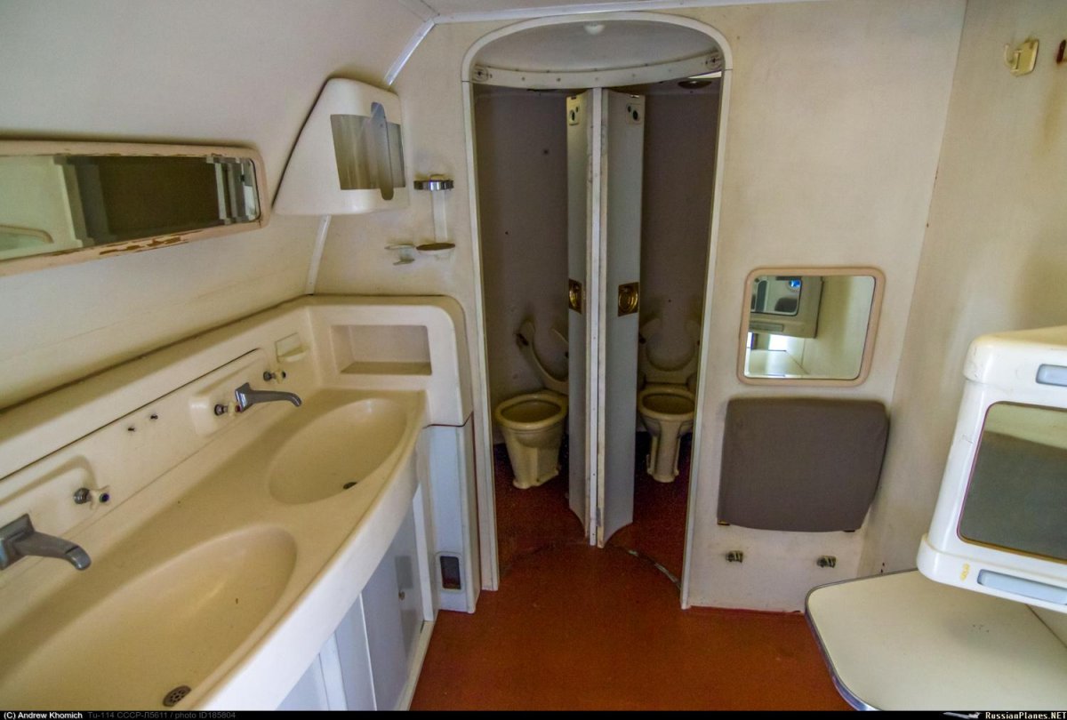 Ту-114 салон