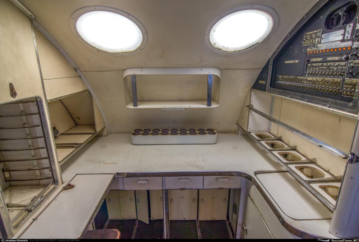 Як 40 кабина