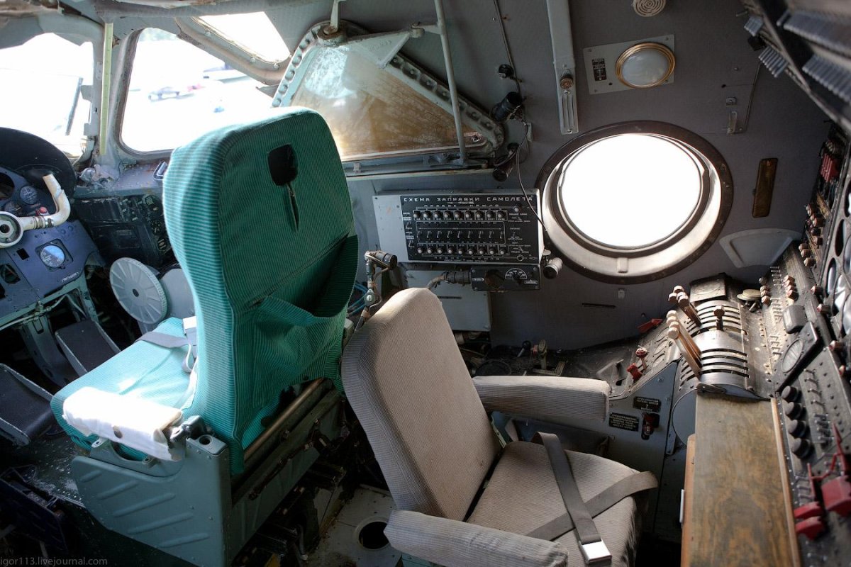 Ту 114 кабина