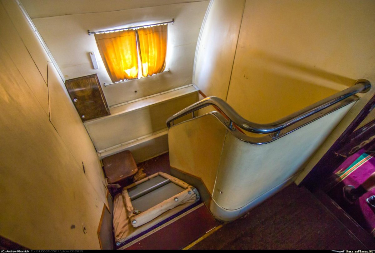 Ту 114 нижняя палуба