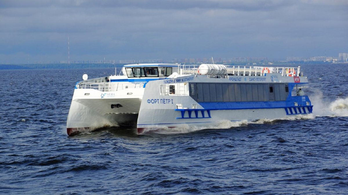 Теплоход Форт Петр 1