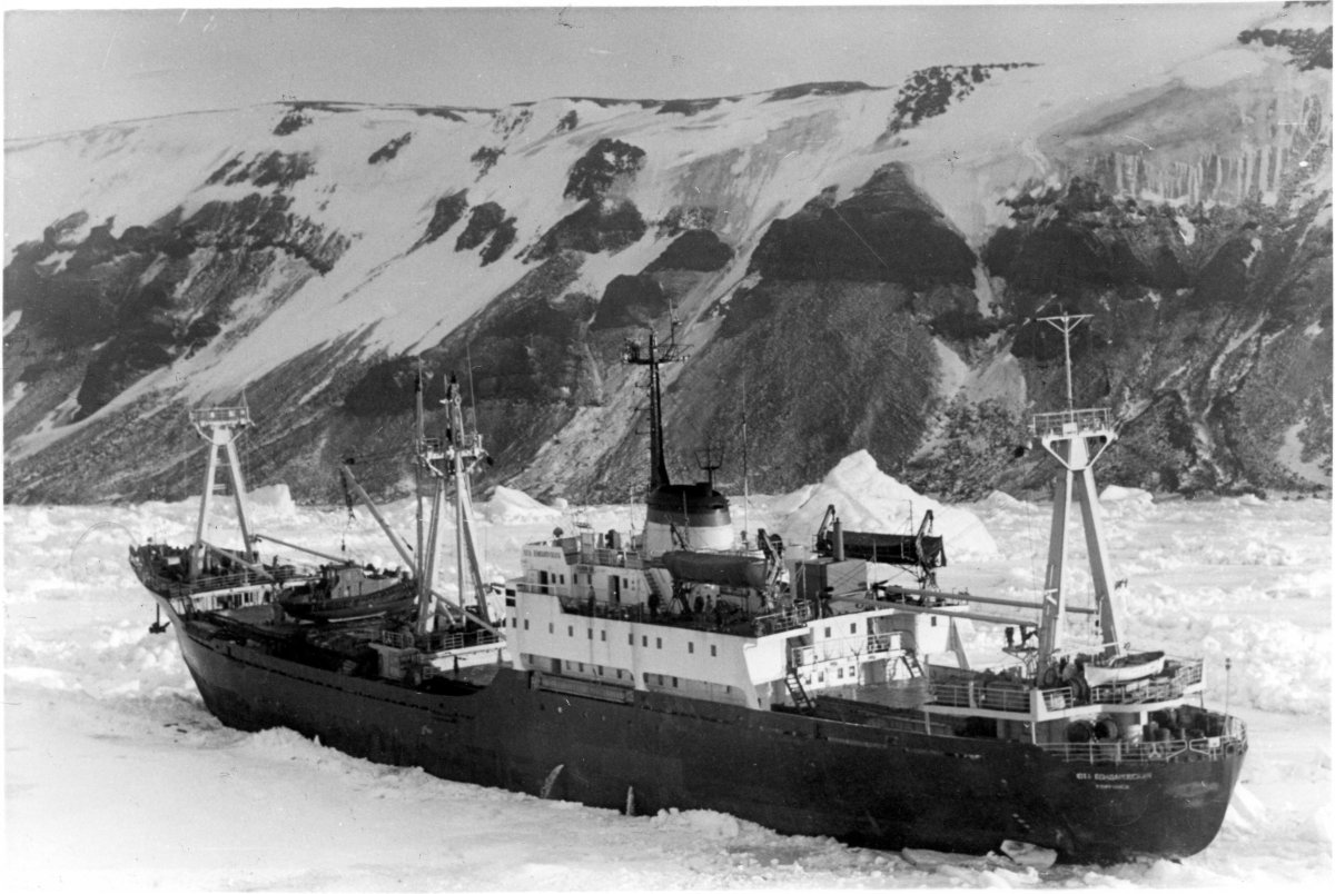 Теплоход Юта Бондаровская