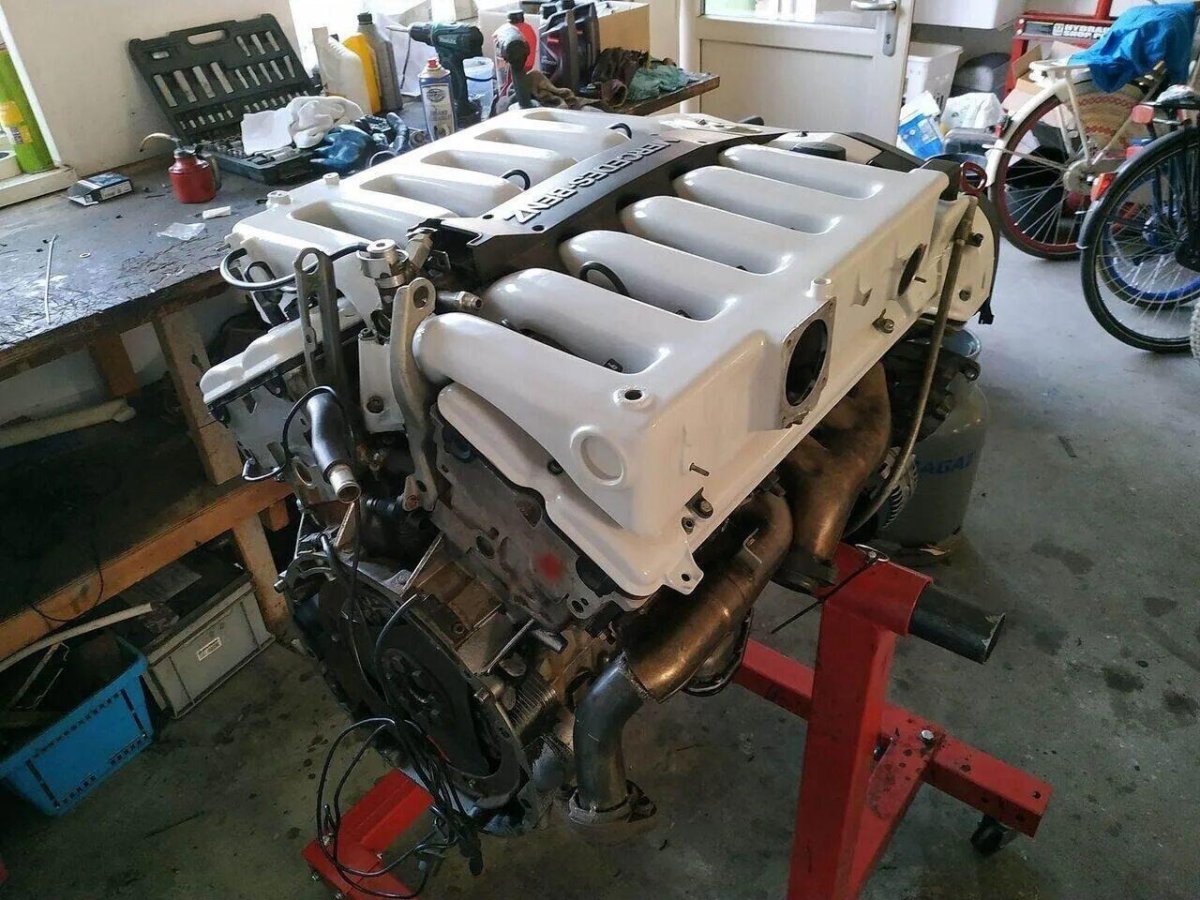 Mercedes Benz m120 v12