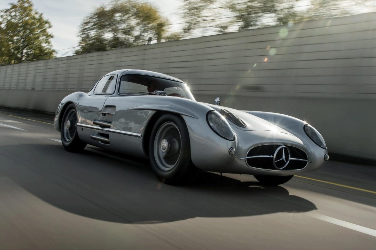 Мерседес Бенц 300 SLR Uhlenhaut Coupe