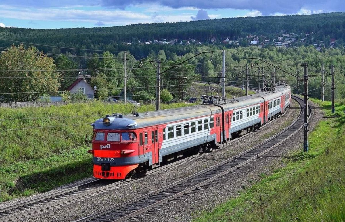 Электропоезд Красноярск-Чернореченская