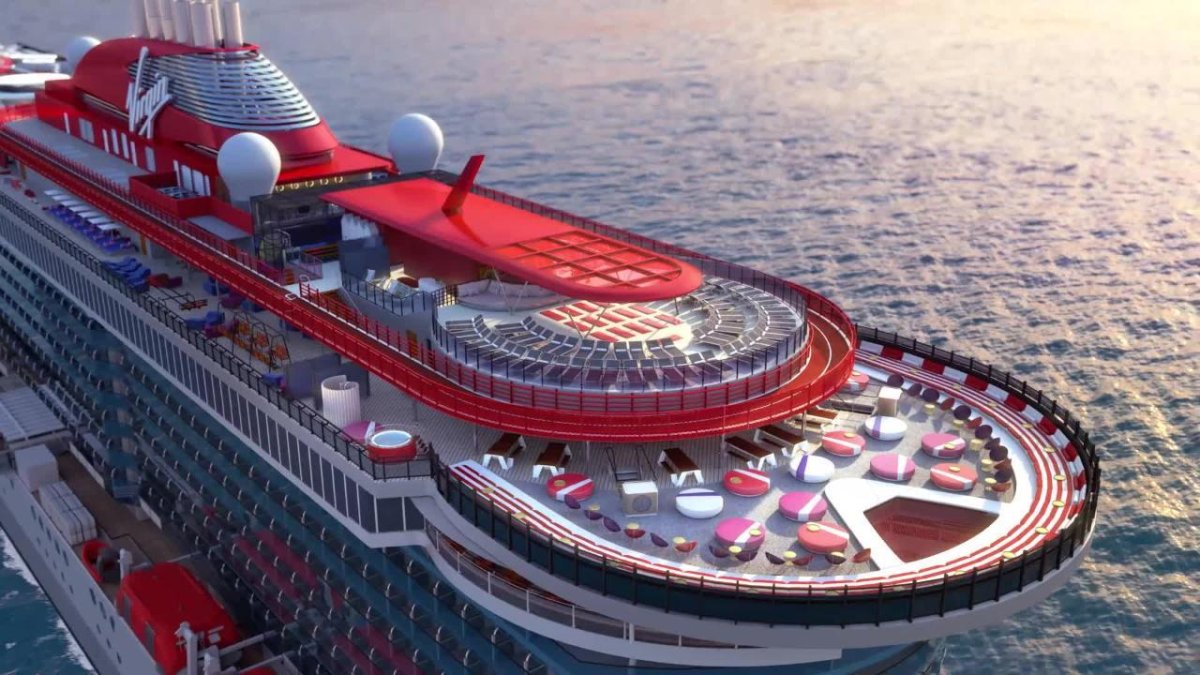 Круизный лайнер Скарлет леди