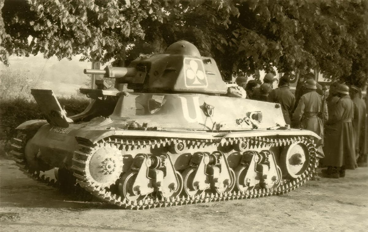 Hotchkiss h39 танк
