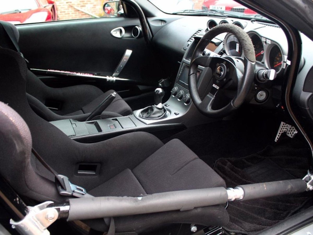 Ниссан 350з салон