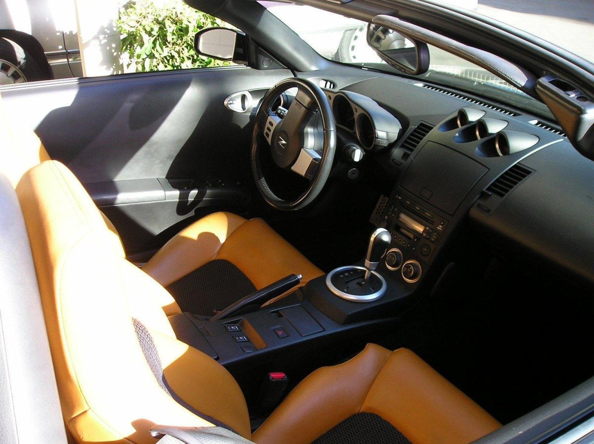Салон Ниссан 350z 2022