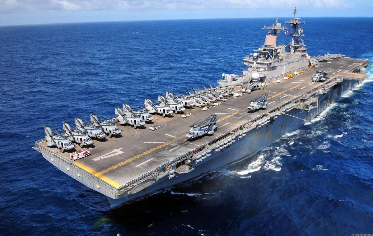Универсальный десантный корабль Америка