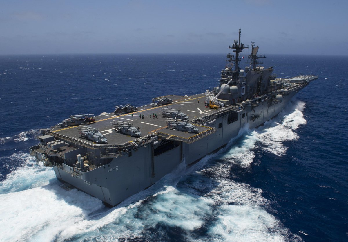 Корабль USS America (LHA 6)