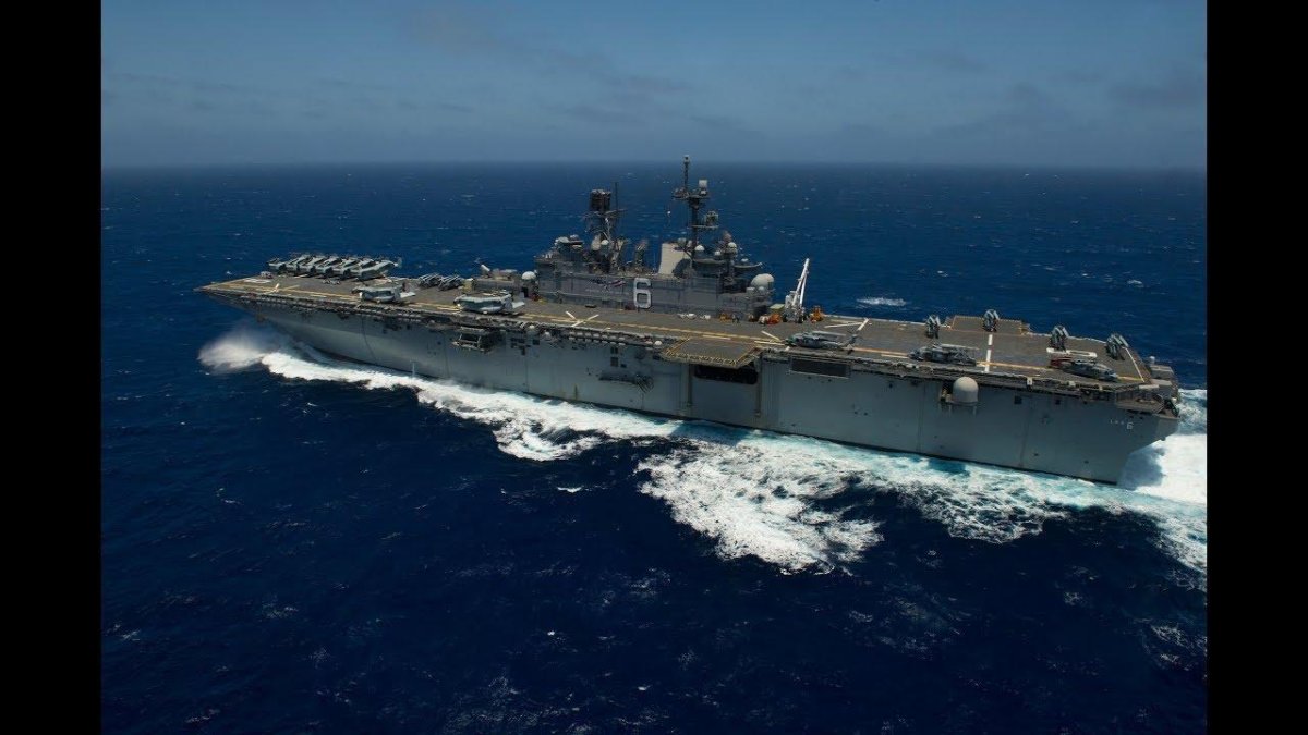 Вертолетоносец Америка