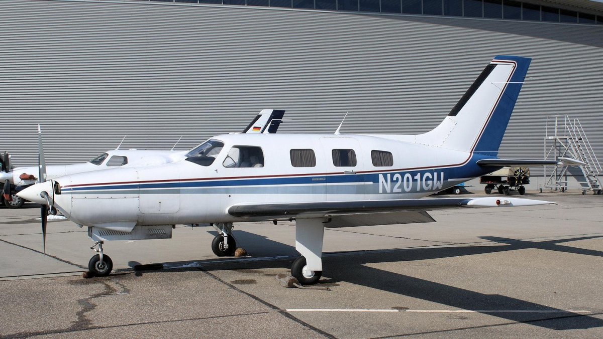 Самолет Пайпер Малибу
