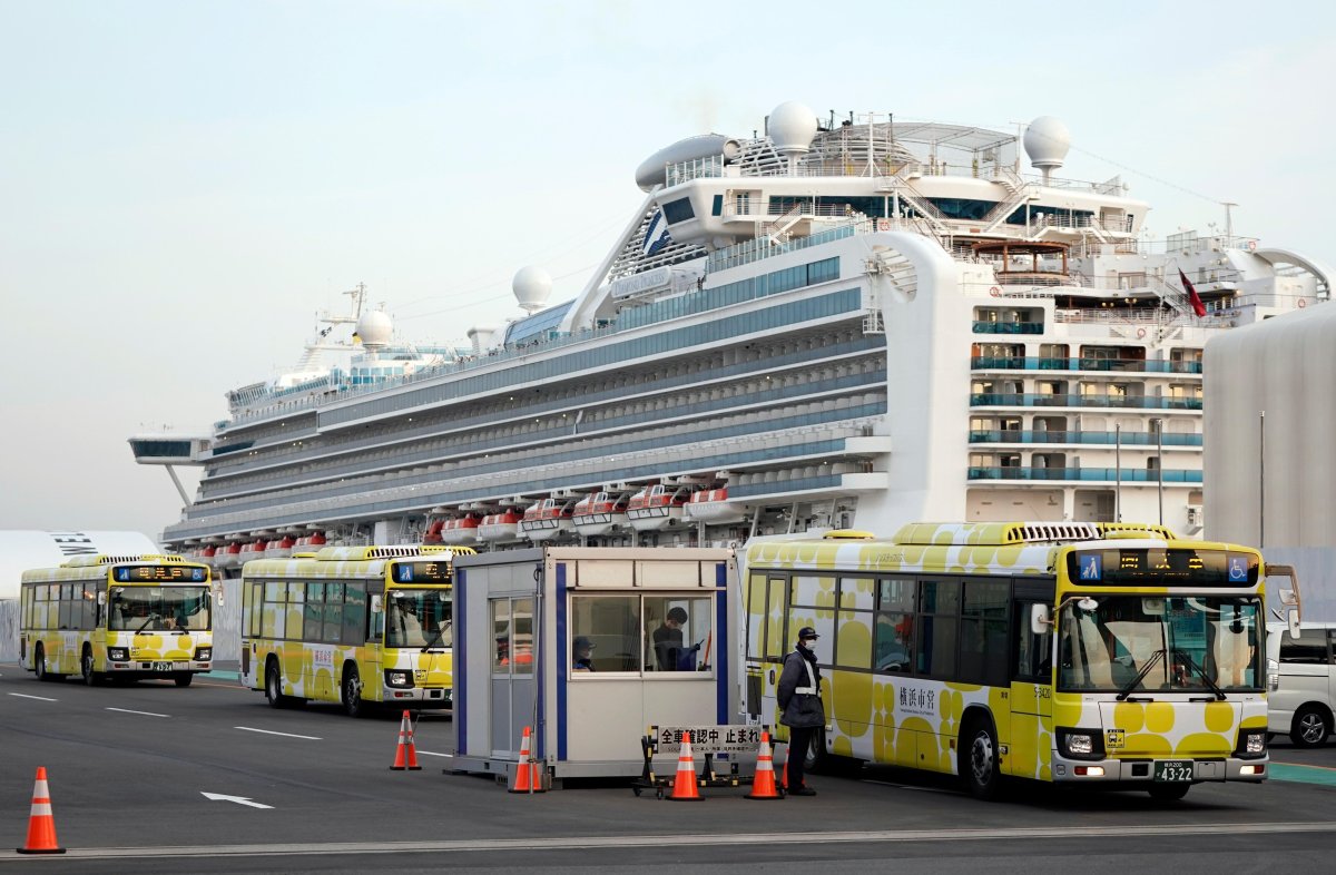 Круизный лайнер Diamond Princess