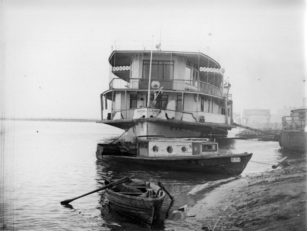 Пароход Надежда Крупская