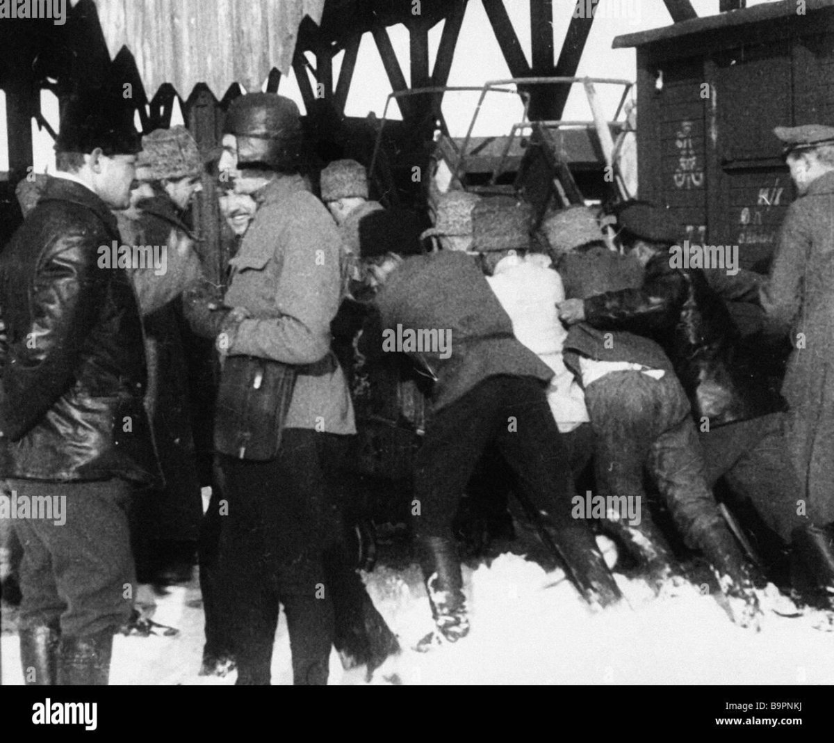 Агитпоезд Октябрьская революция