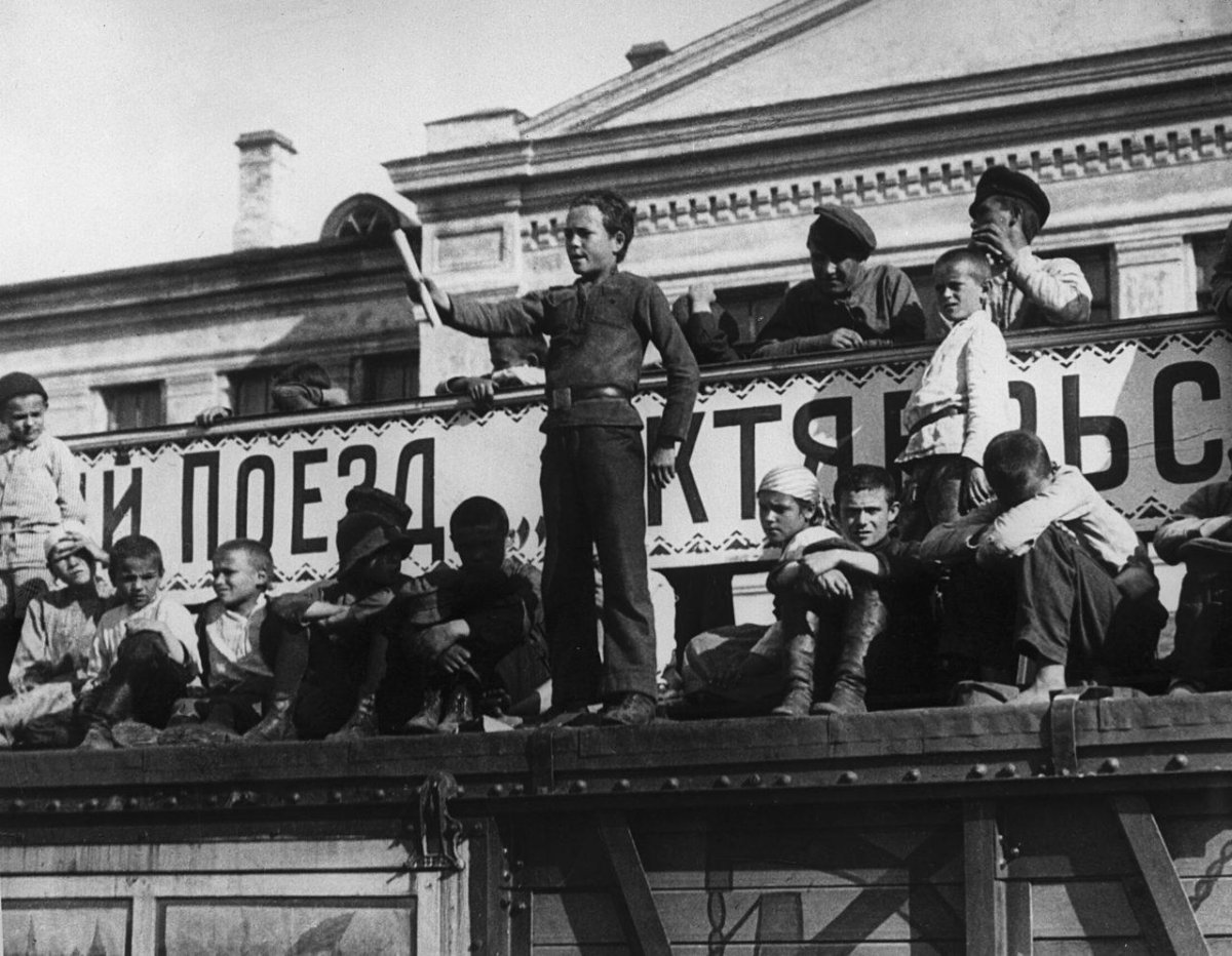 Агитпоезд Октябрьская революция 1919г