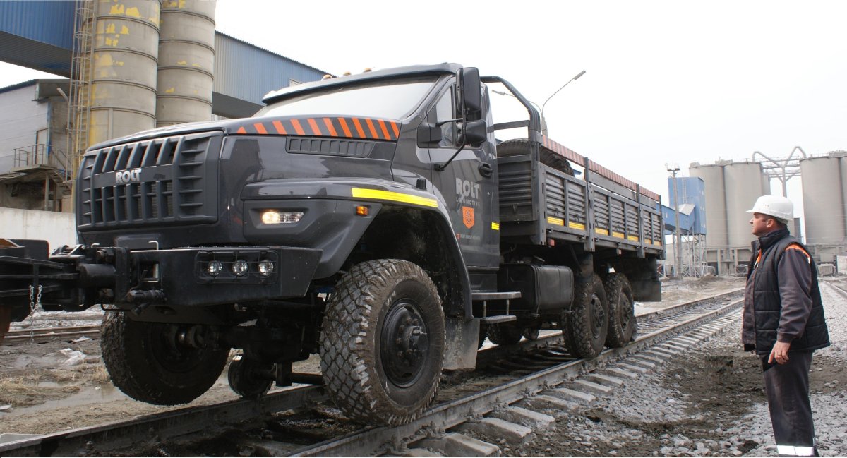 Локомобиль Урал next 4320