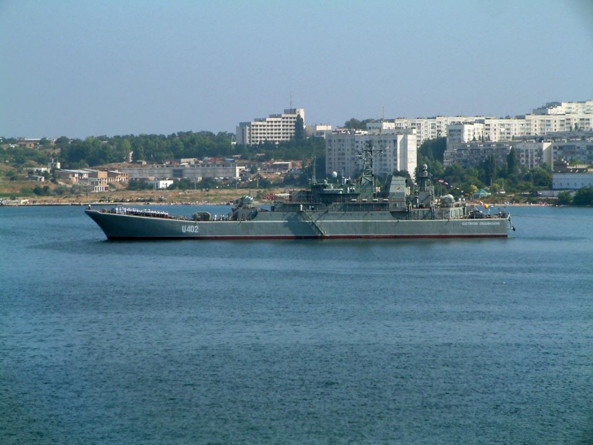 Константин Ольшанский десантный корабль