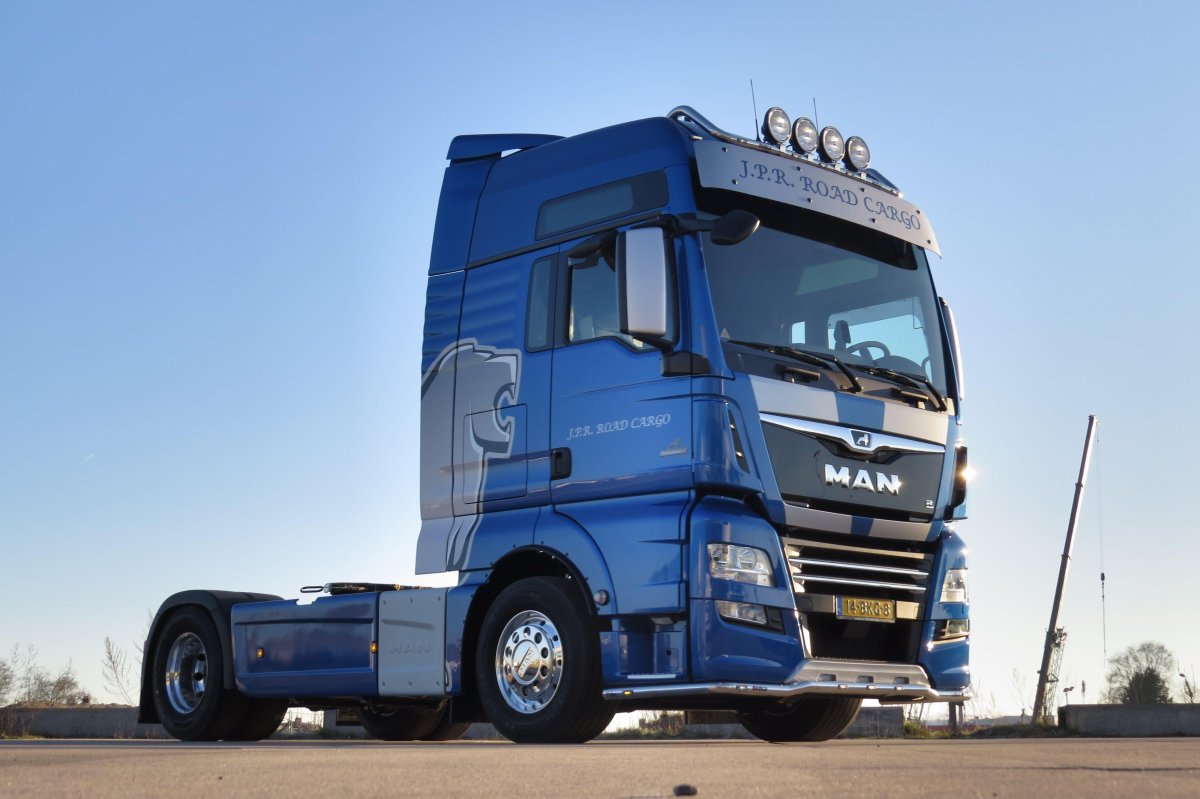 Ман ТГХ 18.640 Performance Lion