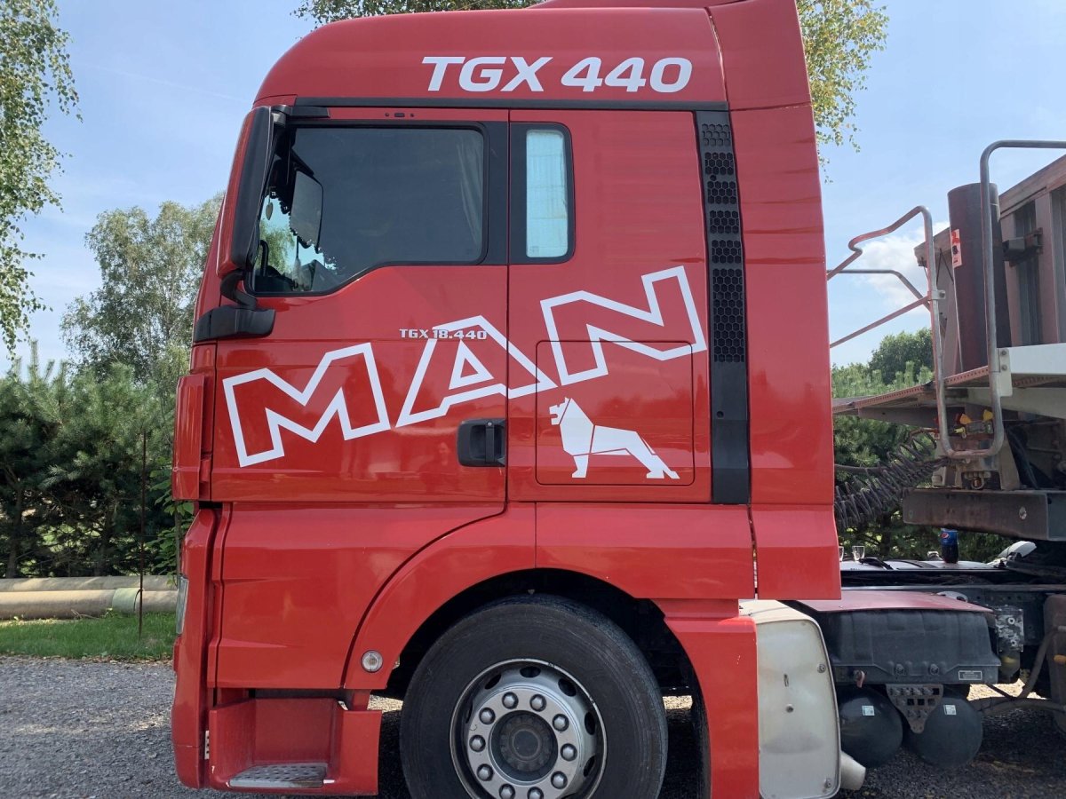 Наклейки на man TGX