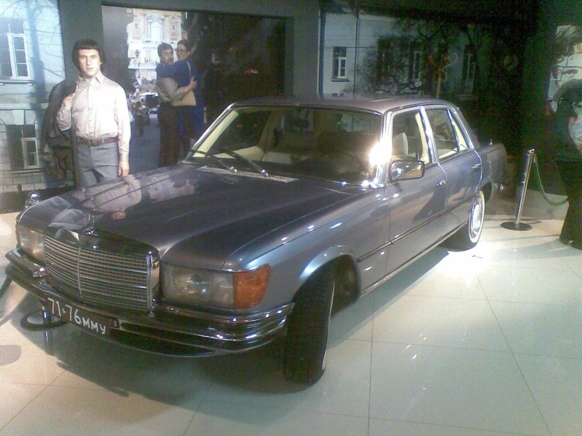 Мерседес Высоцкого модель w126