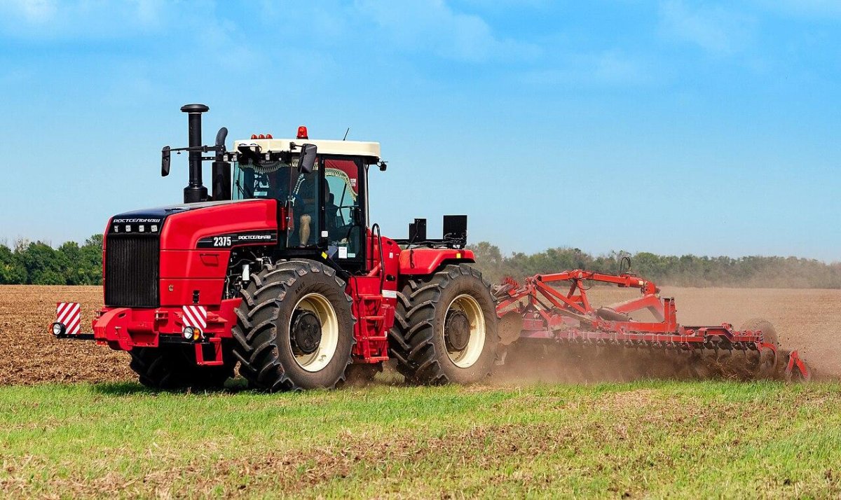 Трактор Бюллер 2375