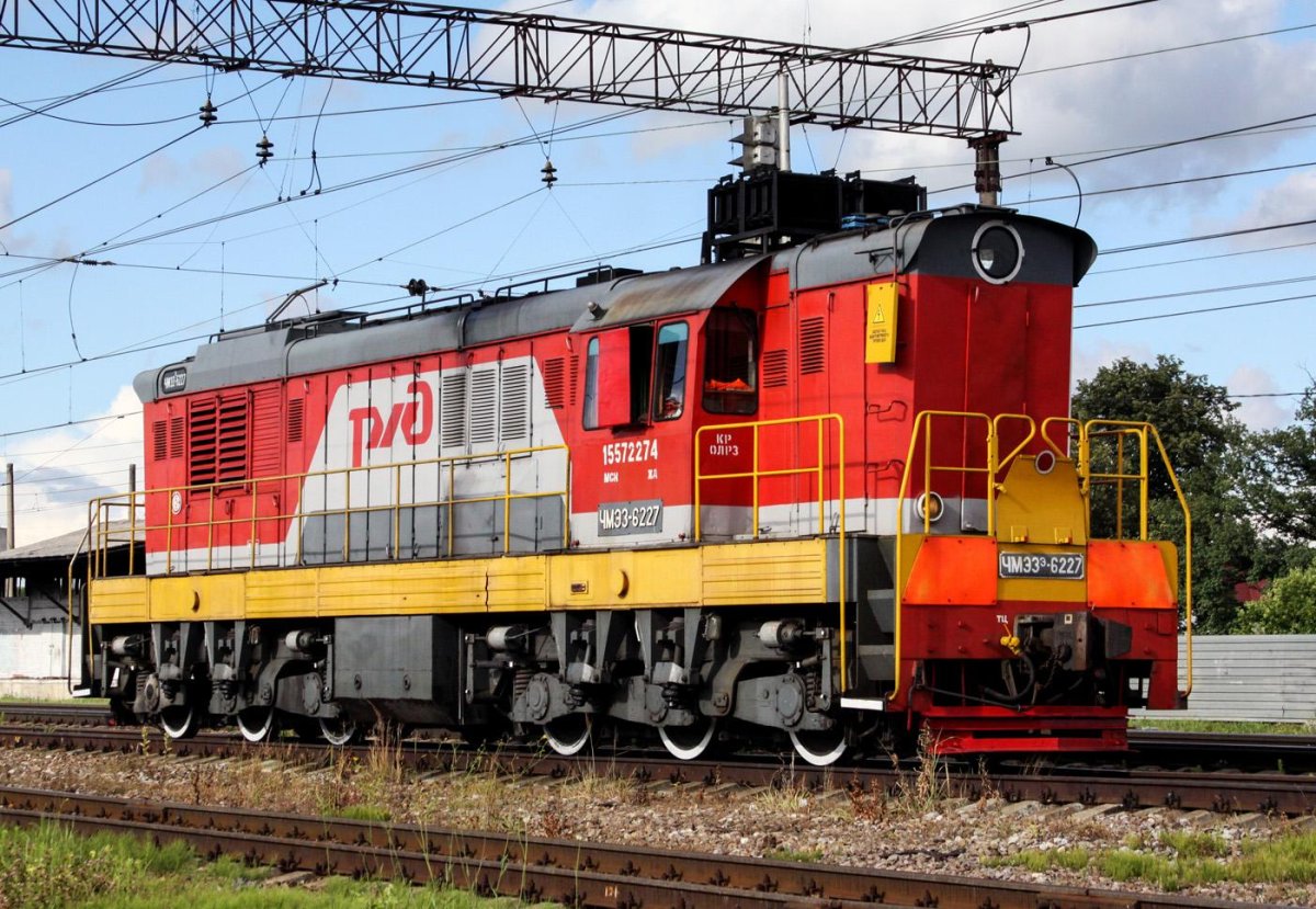 Локомотив тепловоз чмэ3