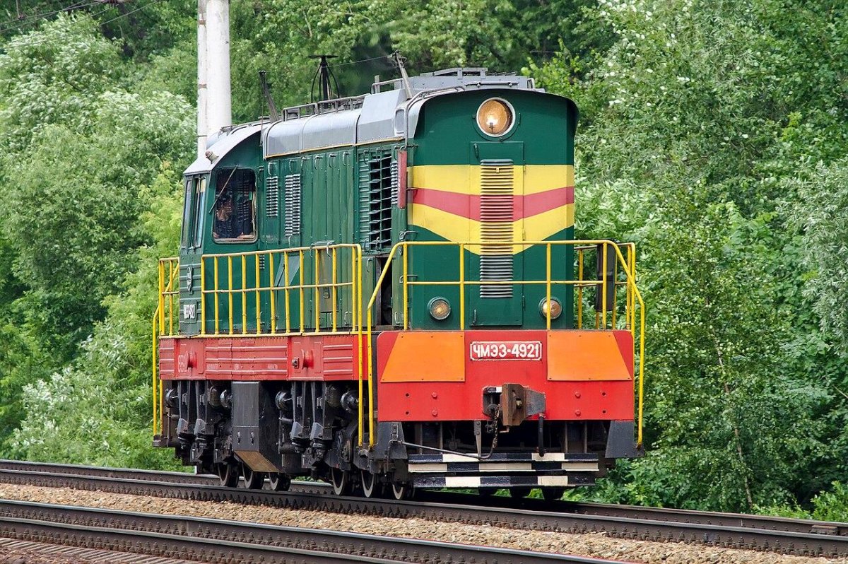 Локомотив тепловоз чмэ3