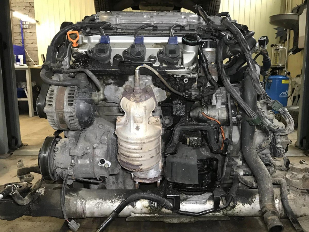 Двигатель Хонда легенд 2.7