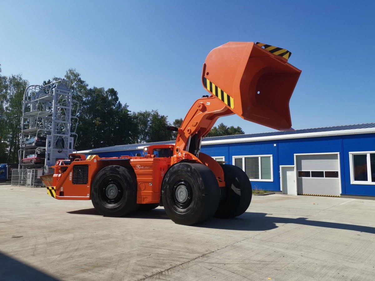 Шахтный погрузчик ПДМ