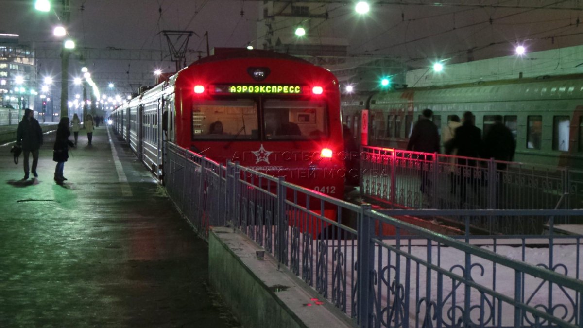Павелецкий вокзал поезда