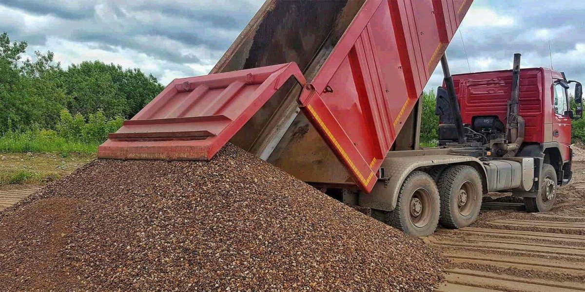 Самосвал 30т с ПГС разгрузка