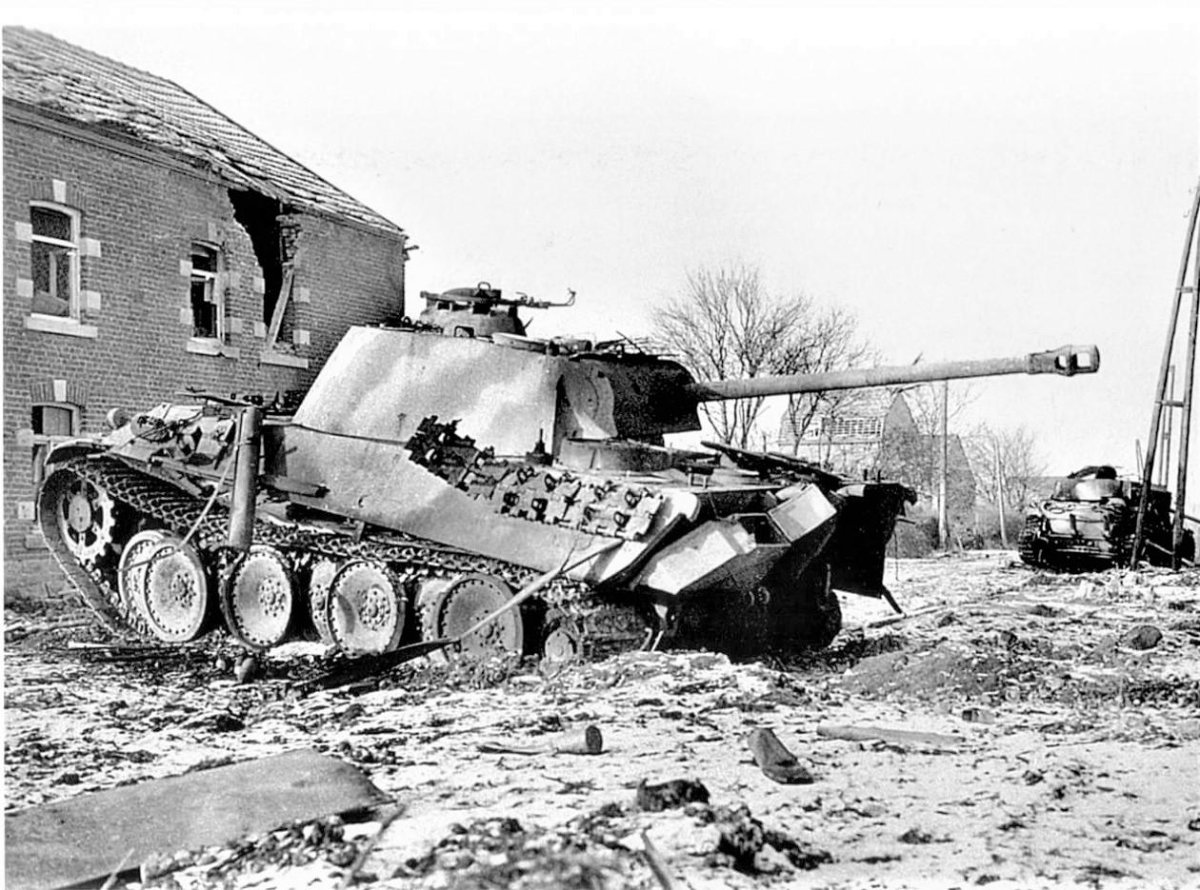 Подбитый немецкий танк пантера